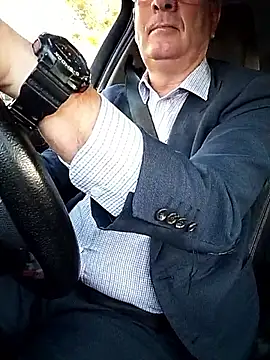 stiffandlubedxh online show from April 15, 2026, 9:15 pm