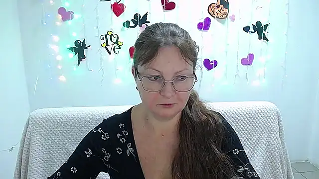 VanessaHotts online show from February 17, 2025, 12:38 pm