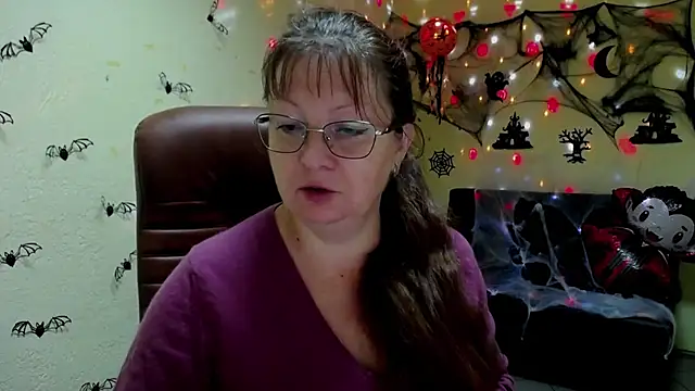 VanessaHotts online show from October 25, 2025, 5:04 am