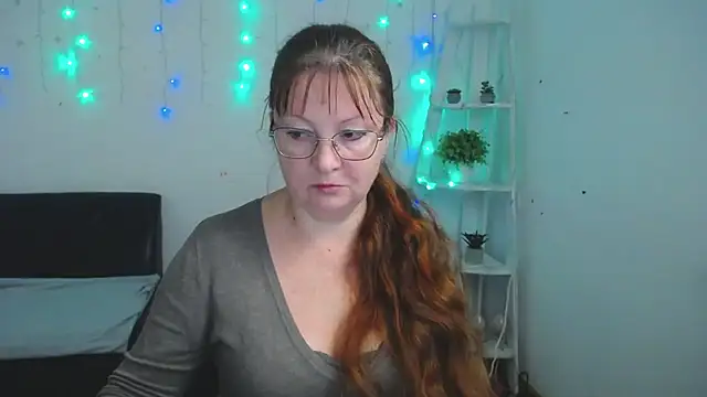 VanessaHotts online show from November 7, 2025, 6:02 am