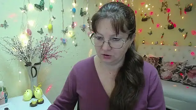 VanessaHotts online show from April 3, 2026, 5:05 am