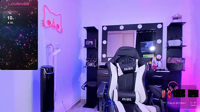 miss kitty online show from December 12, 2024, 12:59 am