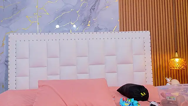 naughty ebonyy online show from September 24, 2025, 2:59 am