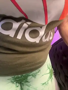 lonely shewolf online show from April 8, 2026, 4:51 pm