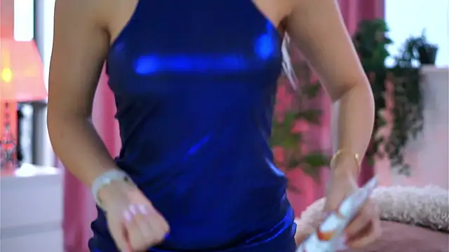 Snapshot of ArtTeasee chatting on January 4, 2025, 9:00 am ArtTeasee online show from January 4, 2025, 9:00 am