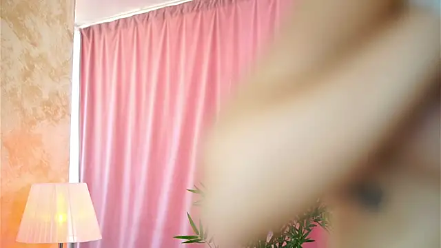 Snapshot of ArtTeasee chatting on January 23, 2025, 12:30 pm ArtTeasee online show from January 23, 2025, 12:30 pm