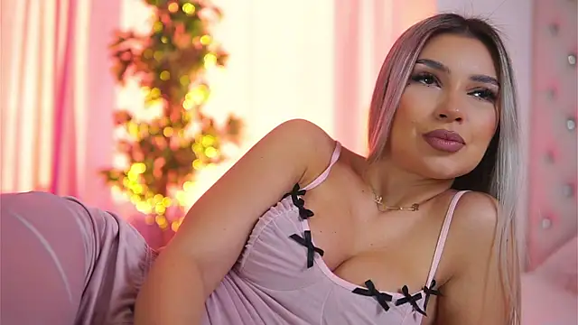 Snapshot of ArtTeasee chatting on February 14, 2025, 9:24 am ArtTeasee online show from February 14, 2025, 9:24 am