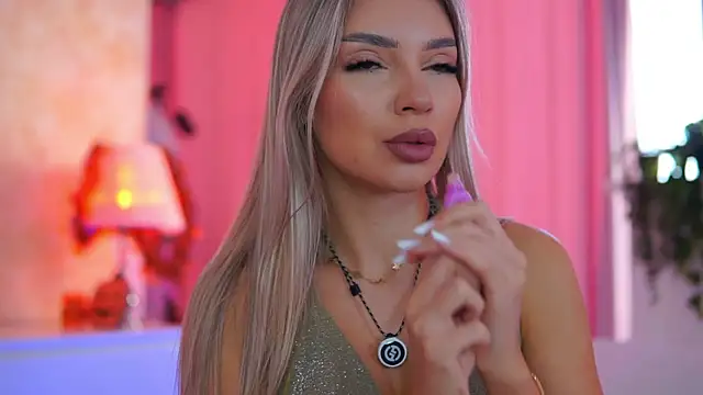 Snapshot of ArtTeasee chatting on November 3, 2025, 9:32 am ArtTeasee online show from November 3, 2025, 9:32 am