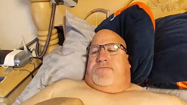Bigbear0563 online show from May 1, 2026, 5:17 pm