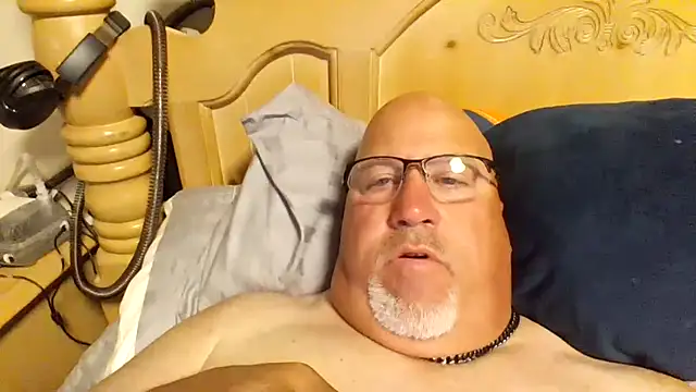 Bigbear0563 online show from June 15, 2026, 6:04 am