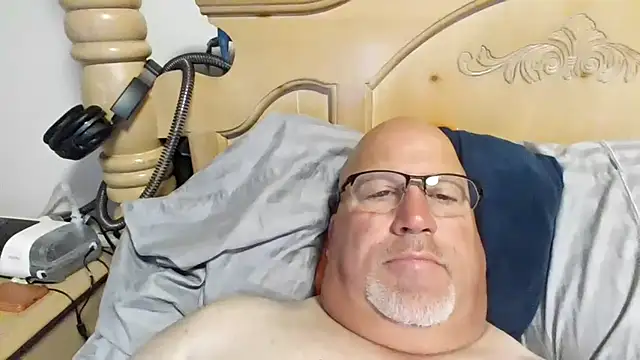 Bigbear0563 online show from June 17, 2026, 4:41 pm