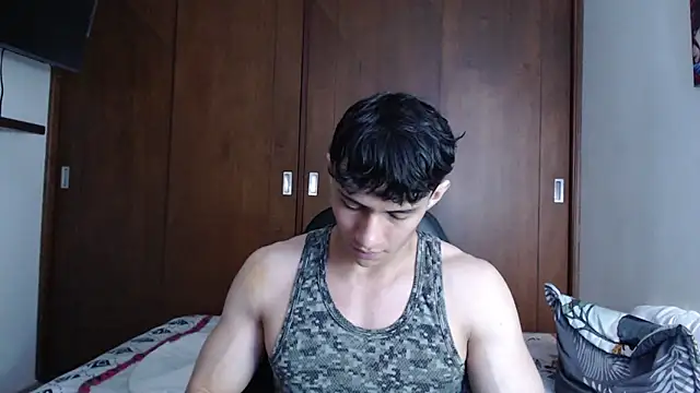 aresholland online show from March 6, 2025, 7:32 pm