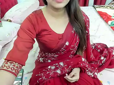 Snapshot of AttractiveQueen2002 chatting on December 24, 2024, 3:47 pm AttractiveQueen2002 online show from December 24, 2024, 3:47 pm