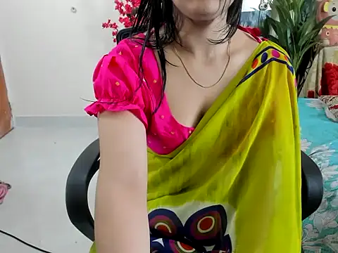 Snapshot of AttractiveQueen2002 chatting on September 19, 2025, 9:04 pm AttractiveQueen2002 online show from September 19, 2025, 9:04 pm
