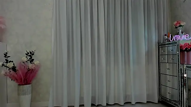 SeductiveButterfly online show from March 7, 2025, 2:25 am