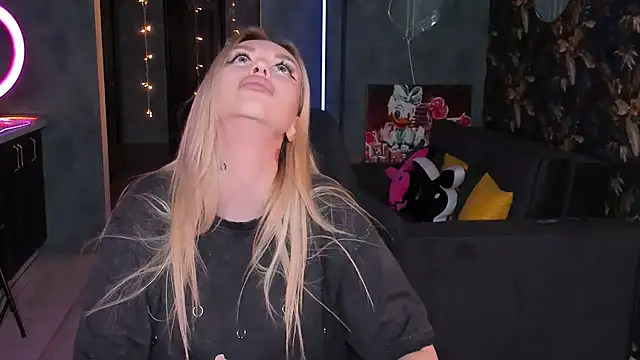 Blckmirrorr online show from November 11, 2025, 8:20 pm