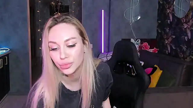 Blckmirrorr online show from March 22, 2026, 2:31 pm