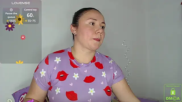 Snapshot of Luci_flores chatting on March 10, 2025, 7:40 pm Luci flores online show from March 10, 2025, 7:40 pm