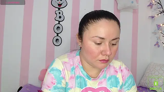 Snapshot of Luci_flores chatting on September 22, 2025, 10:34 pm Luci flores online show from September 22, 2025, 10:34 pm
