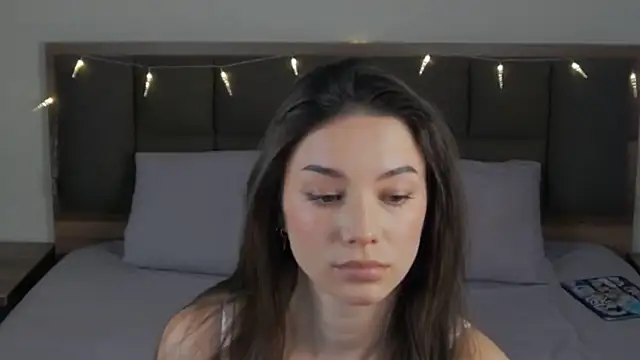 sinthiaroze online show from March 1, 2025, 2:02 pm