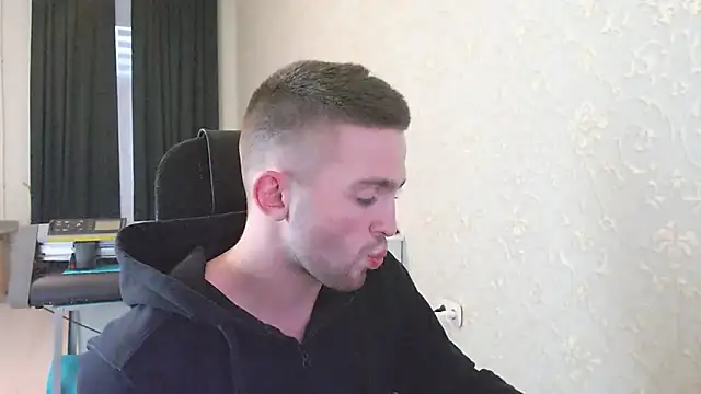 Marselle Laker online show from March 12, 2025, 3:29 pm