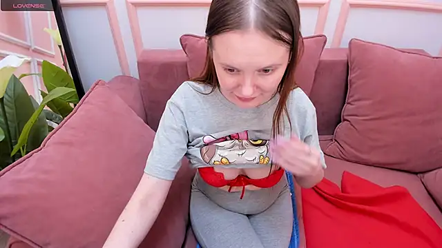 JannaVerdi  online show from February 3, 2025, 1:40 pm