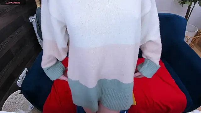 JannaVerdi  online show from February 26, 2025, 2:14 pm