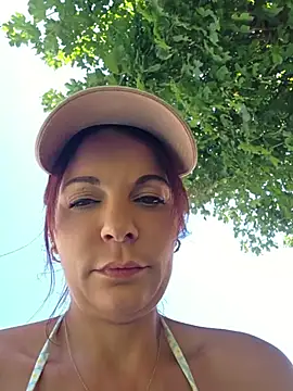 JuneLaFrenchie online show from June 25, 2026, 1:48 pm
