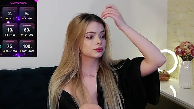 Kailynn Moenn online show from December 2, 2024, 6:32 pm