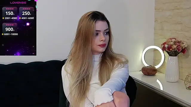 Kailynn Moenn online show from December 6, 2024, 7:23 pm