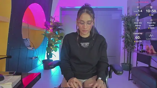 LucianaCarter online show from March 11, 2025, 8:09 am