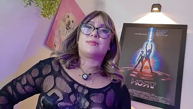 valkiria moore online show from July 10, 2026, 2:38 am