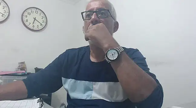 cenizo10124 online show from January 1, 2025, 11:18 pm