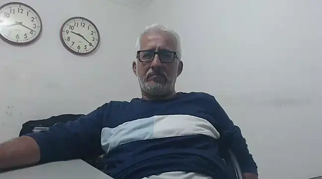 cenizo10124 online show from February 23, 2025, 2:18 am