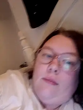 Snapshot of Sexycurvyemilyy chatting on November 27, 2025, 1:18 am Sexycurvyemilyy online show from November 27, 2025, 1:18 am