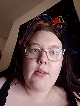 Snapshot of Sexycurvyemilyy chatting on March 1, 2026, 10:01 pm Sexycurvyemilyy online show from March 1, 2026, 10:01 pm