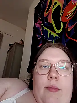 Sexycurvyemilyy online show from March 6, 2026, 9:44 pm