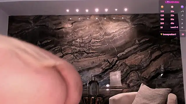 Snapshot of SophiePalmer chatting on February 19, 2025, 8:20 pm SophiePalmer online show from February 19, 2025, 8:20 pm