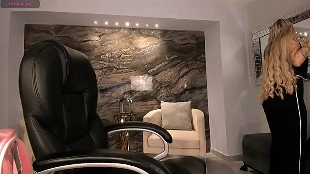 Snapshot of SophiePalmer chatting on February 20, 2025, 12:04 pm SophiePalmer online show from February 20, 2025, 12:04 pm