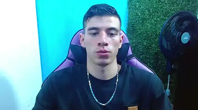 DEIBY BABY online show from December 11, 2024, 7:57 pm