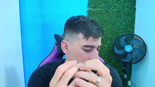 DEIBY BABY online show from February 12, 2025, 10:37 pm