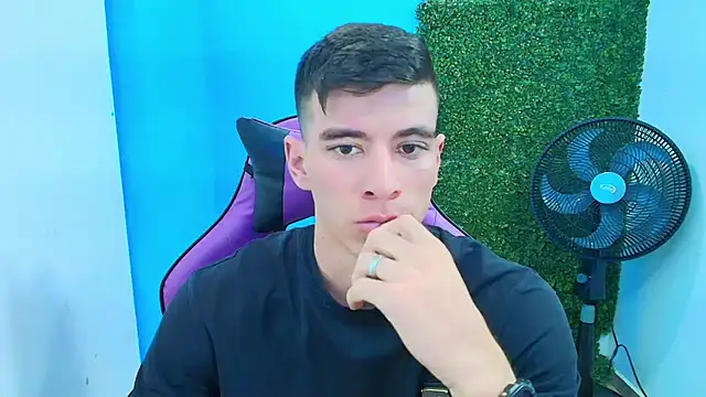 DEIBY BABY online show from February 13, 2025, 2:01 am