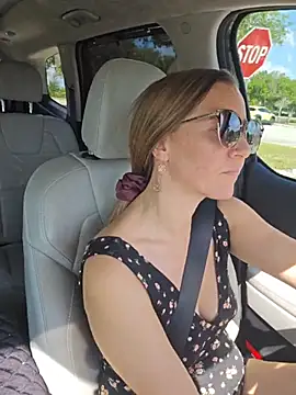 SkyelarSommer online show from April 27, 2026, 2:15 pm