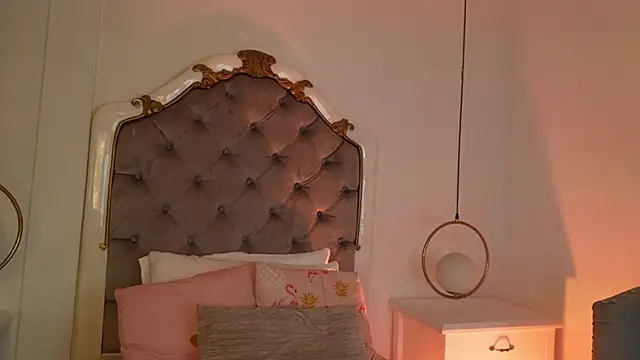 Victoria Watsson online show from February 24, 2026, 1:31 pm