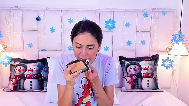 SarahSophia  online show from December 19, 2024, 11:39 am