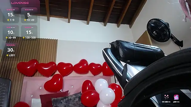 Snapshot of victoria__milf_ chatting on February 14, 2025, 7:54 pm victoria milf online show from February 14, 2025, 7:54 pm