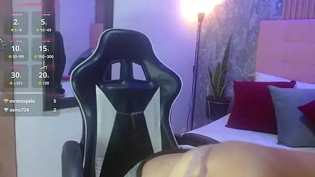 Snapshot of victoria__milf_ chatting on January 8, 2026, 8:11 pm victoria milf online show from January 8, 2026, 8:11 pm