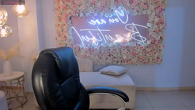 SunnyRivers online show from December 18, 2025, 11:27 am