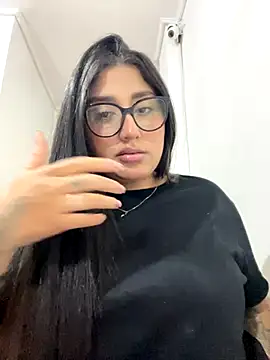 croftsmila online show from December 1, 2025, 10:37 pm