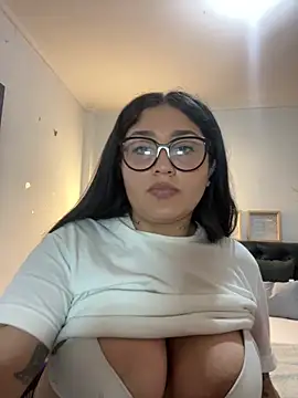 Snapshot of croftsmila chatting on March 10, 2026, 12:04 am croftsmila online show from March 10, 2026, 12:04 am